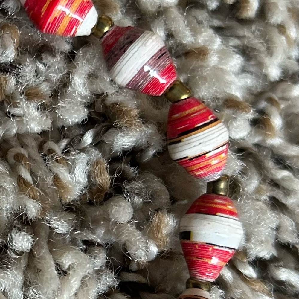 NWOT Paper Bead Bracelet - Picture 5 of 5